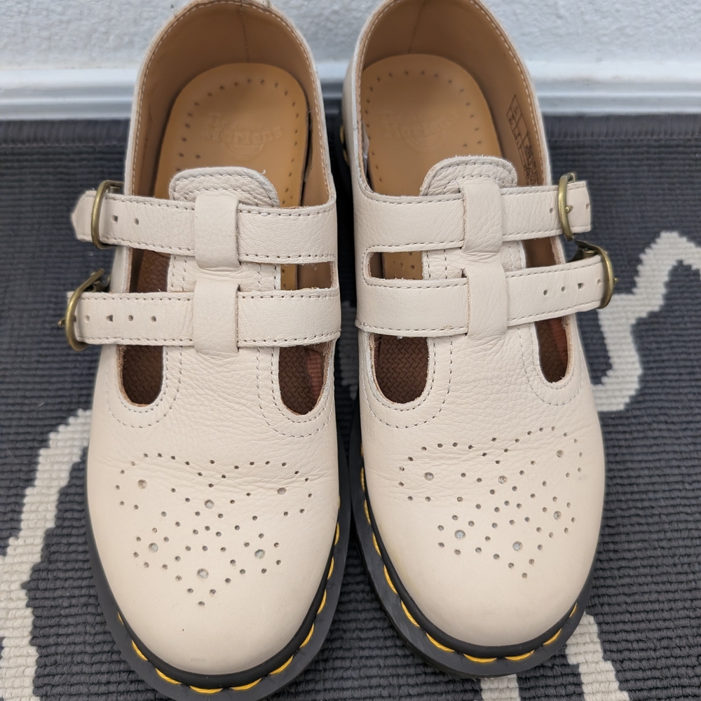 Dr. Martens Mary Jane Virginia Leather Shoes - Cream - Picture 2 of 9